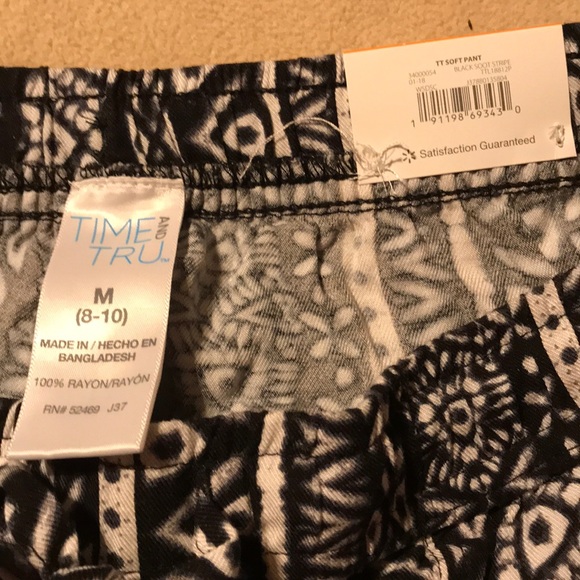 Time And Tru Black/White Mosaic Like Print Pant - Picture 5 of 7